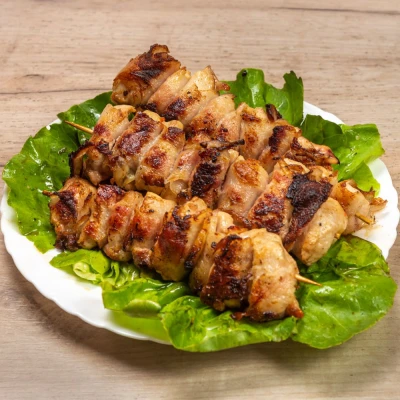 Rolovani pileći ražnjići 200g